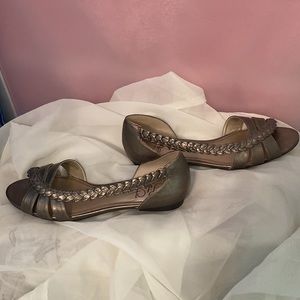 EUC Life Stride braided gold sandal Sz: 7.5